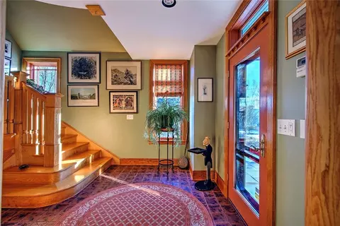 Entry Way - 9 Howe St, Bristol, RI 02809 photo 2 of 7