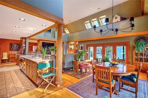 Dining - 9 Howe St, Bristol, RI 02809 photo 2 of 2