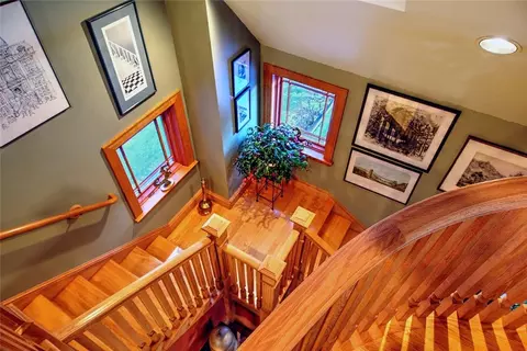 Entry Way - 9 Howe St, Bristol, RI 02809 photo 4 of 7