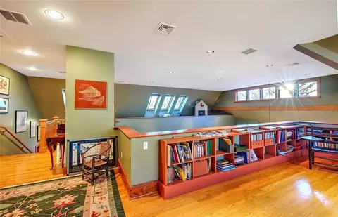 Entry Way - 9 Howe St, Bristol, RI 02809 photo 5 of 7