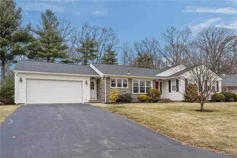 85 Summit Dr, Cranston, RI 02920