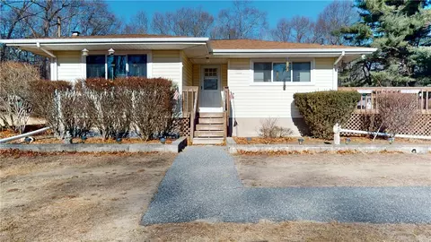2545 Division Rd, East Greenwich, RI 02818