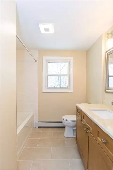 Bath - 405 Cooper Hill Rd, Mapleville, RI 02839 photo 2 of 4