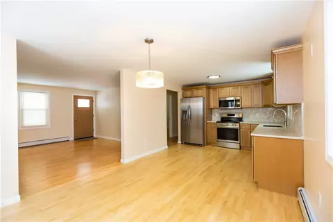 Living - 405 Cooper Hill Rd, Mapleville, RI 02839 photo 3 of 5