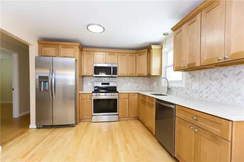 Kitchen - 405 Cooper Hill Rd, Mapleville, RI 02839 photo 2 of 3