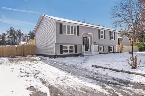 21 Florida Ave, Coventry, RI 02816