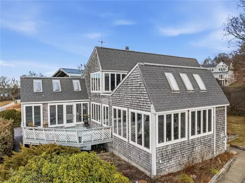 30 Bay View Dr, Jamestown, RI 02835