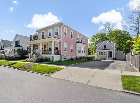 88 Burton St, Bristol, RI 02809