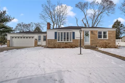 23 Laurelhurst Rd, Cranston, RI 02920