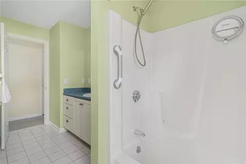 Bath - 22 Beech Tree Pl, South Kingstown, RI 02879 photo 4 of 4