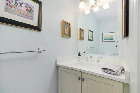 Bath - 22 Beech Tree Pl, South Kingstown, RI 02879 photo 1 of 4