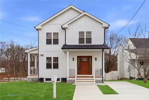 43 Massachusetts Ave, Cumberland, RI 02864