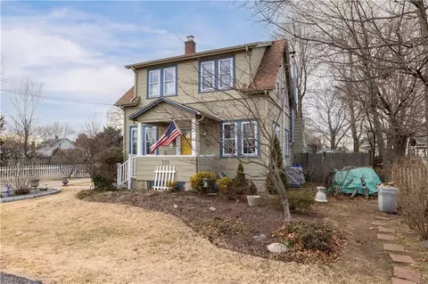 Exterior - 233 Palace Ave, Warwick, RI 02886 photo 6 of 14