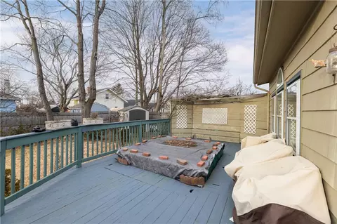 Exterior - 233 Palace Ave, Warwick, RI 02886 photo 13 of 14