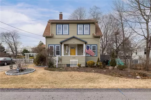 233 Palace Ave, Warwick, RI 02886