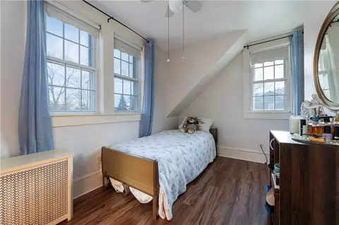 Bedroom - 233 Palace Ave, Warwick, RI 02886 photo 3 of 3