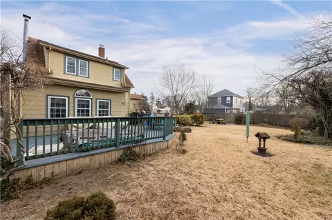 Exterior - 233 Palace Ave, Warwick, RI 02886 photo 11 of 14