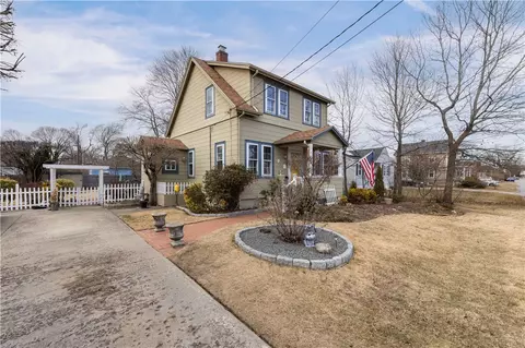 Exterior - 233 Palace Ave, Warwick, RI 02886 photo 5 of 14