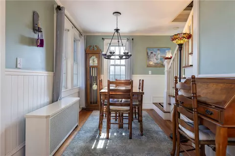 Dining - 233 Palace Ave, Warwick, RI 02886 photo 2 of 3