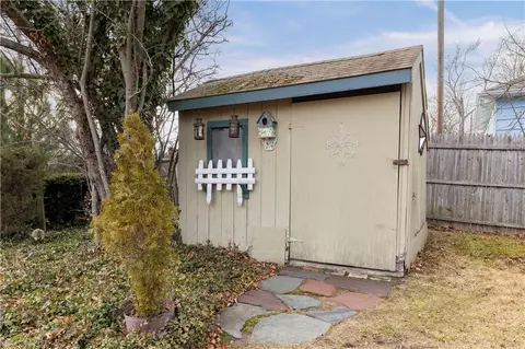 Exterior - 233 Palace Ave, Warwick, RI 02886 photo 10 of 14