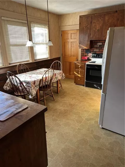 Kitchen - 47 Clara Ave, Warwick, RI 02889 photo 1 of 4