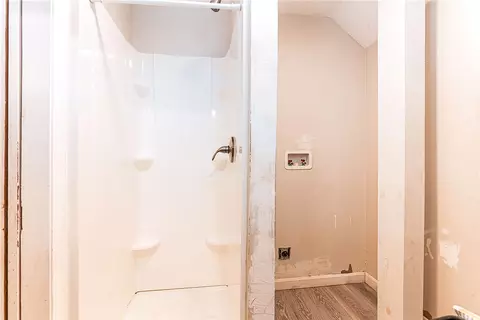 Bath - 11 Appleton Ave, Pawtucket, RI 02860 photo 3 of 4