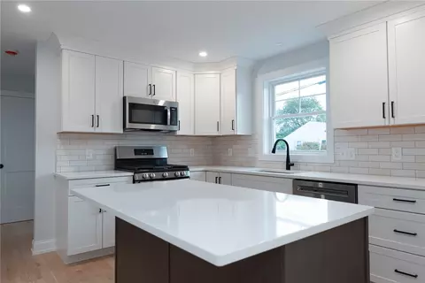 Kitchen - 6 Lillian Ct, Warwick, RI 02889 photo 1 of 3
