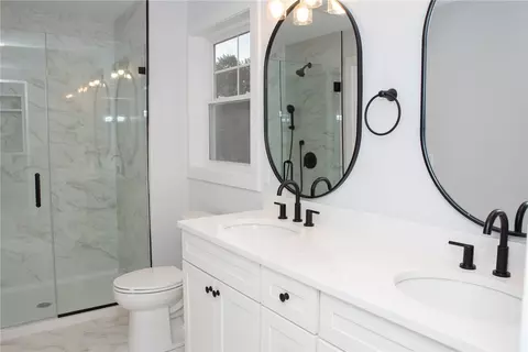 Bath - 6 Lillian Ct, Warwick, RI 02889 photo 4 of 5