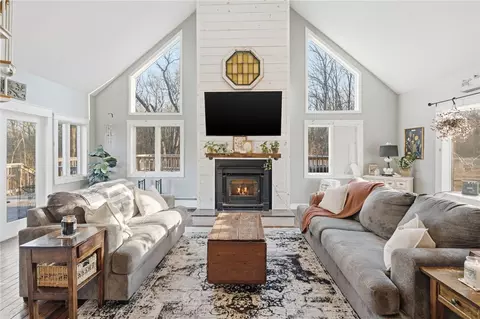 97 Angell Rd, Cumberland, RI 02864