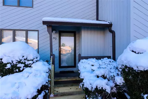 52 Kristee Cir #52, West Warwick, RI 02893
