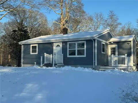 240 Brayton Rd, Tiverton, RI 02878