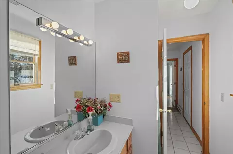 10 Arrowhead Way, Warwick, RI 02886 photo 4