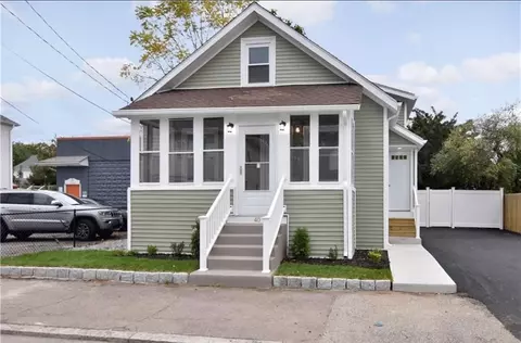 40 Linton St, Pawtucket, RI 02861