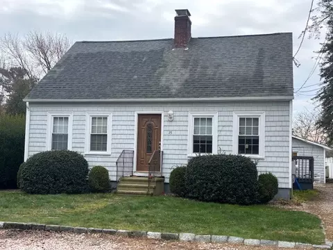 25 Macarthur Blvd, South Kingstown, RI 02879