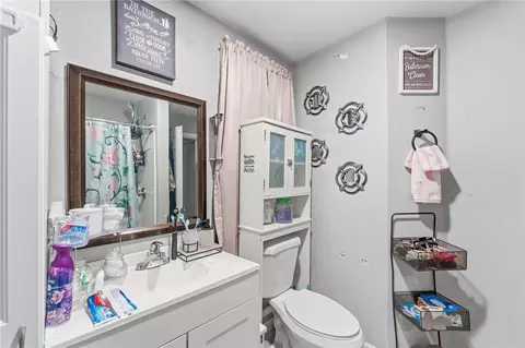 Bath - 526 Bernon St, Woonsocket, RI 02895 photo 2 of 4