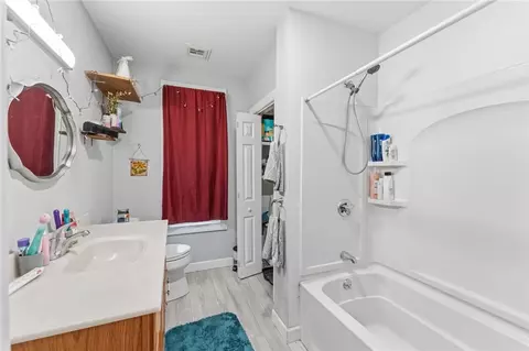 Bath - 526 Bernon St, Woonsocket, RI 02895 photo 3 of 4