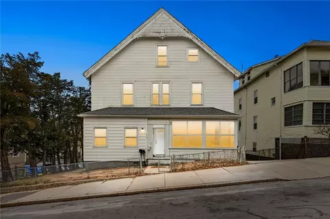 526 Bernon St, Woonsocket, RI 02895