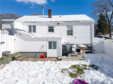Exterior - 727 Mendon Rd, Woonsocket, RI 02895 photo 3 of 7