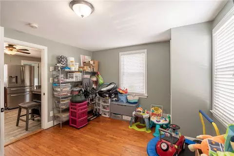 Entry Way - 727 Mendon Rd, Woonsocket, RI 02895 photo 1 of 2
