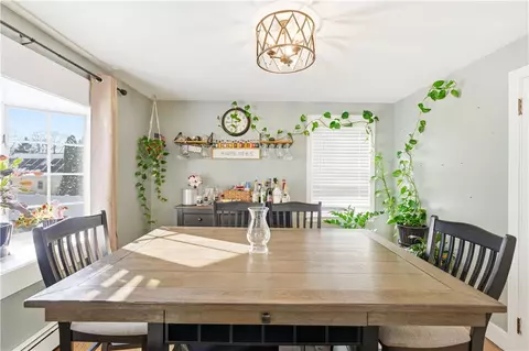 Dining - 727 Mendon Rd, Woonsocket, RI 02895 photo 3 of 4