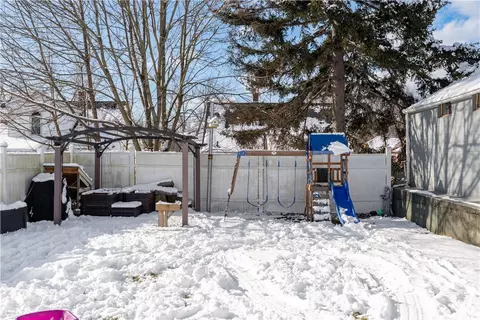 Exterior - 727 Mendon Rd, Woonsocket, RI 02895 photo 5 of 7