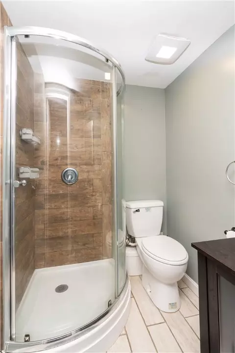 Bath - 727 Mendon Rd, Woonsocket, RI 02895 photo 6 of 8