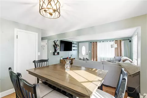 Dining - 727 Mendon Rd, Woonsocket, RI 02895 photo 4 of 4