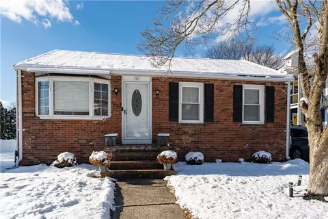 Exterior - 727 Mendon Rd, Woonsocket, RI 02895 photo 2 of 7