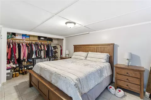 Bedroom - 727 Mendon Rd, Woonsocket, RI 02895 photo 4 of 7
