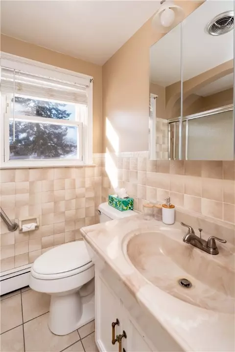 Bath - 727 Mendon Rd, Woonsocket, RI 02895 photo 4 of 8