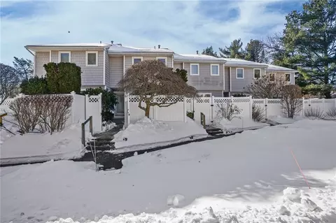 1029 Boston Neck Rd #2, Narragansett, RI 02882