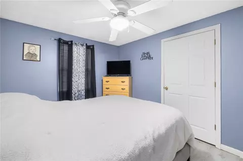Bedroom - 39 Mohawk St, Coventry, RI 02816 photo 2 of 3