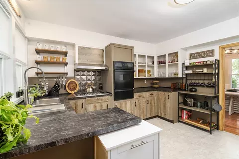 Kitchen - 821 Post Rd, Warwick, RI 02888 photo 4 of 6