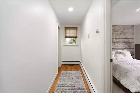 Entry Way - 821 Post Rd, Warwick, RI 02888 photo 3 of 6